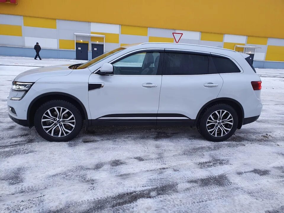 Рено колесо фото Одел зимние колеса. Хотя и весна уже рядом. - Renault Koleos (2G), 2 л, 2017 год