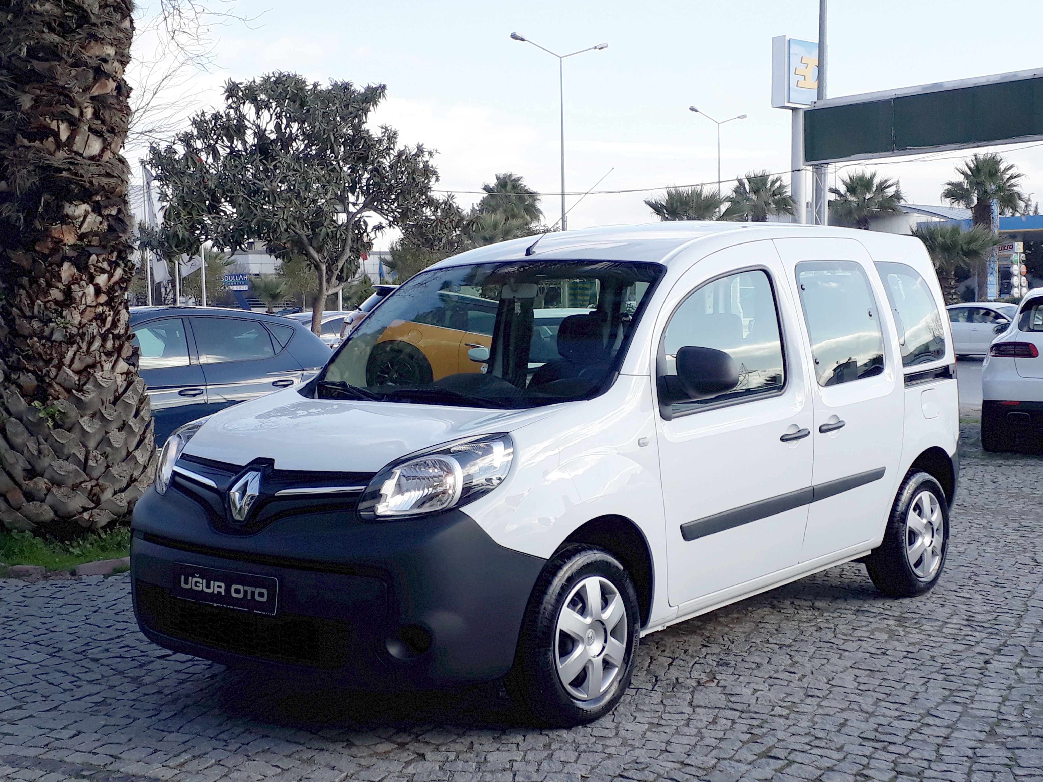 Рено конго фото UĞUR OTO 2016 RENAULT KANGOO MULTIX 1.5 DCI JOY /HATASIZ-BOYASIZ