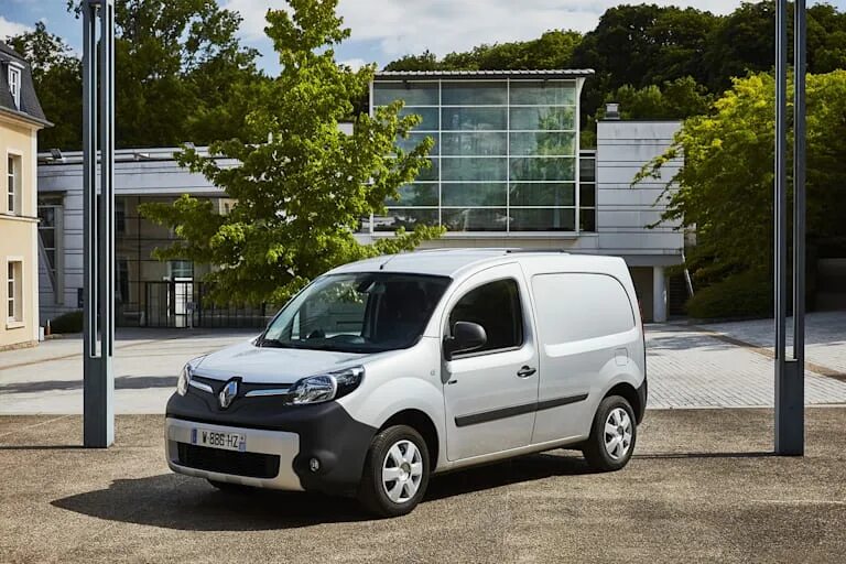 Рено конго фото Renault Zoe and Kangoo EVs coming to Oz. but not for regular folk