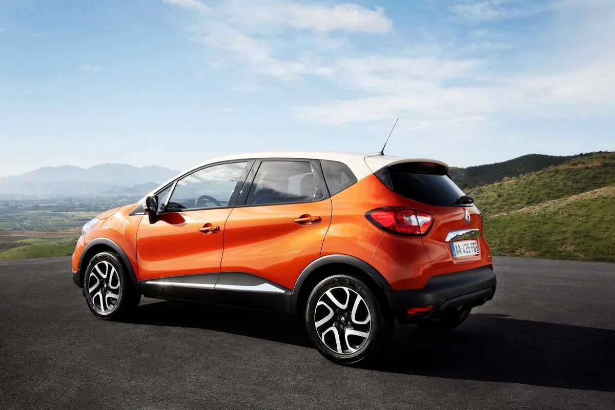 Рено коптер фото Renault Lifts the Curtain on New Captur Small Crossover, the French Juke Carscoo