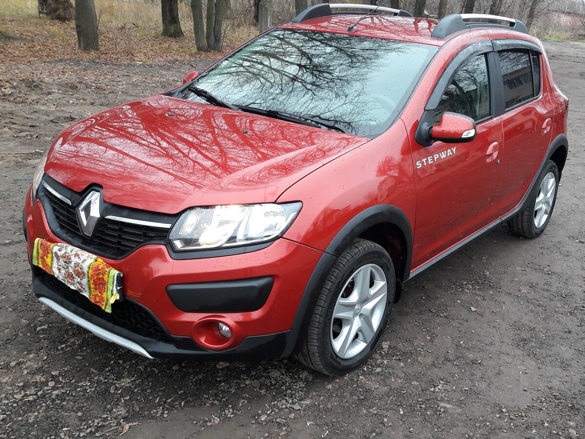 Рено красного цвета фото Купить б/у Renault Sandero II Stepway 1.6 MT (102 л.с.) бензин механика в Серпух