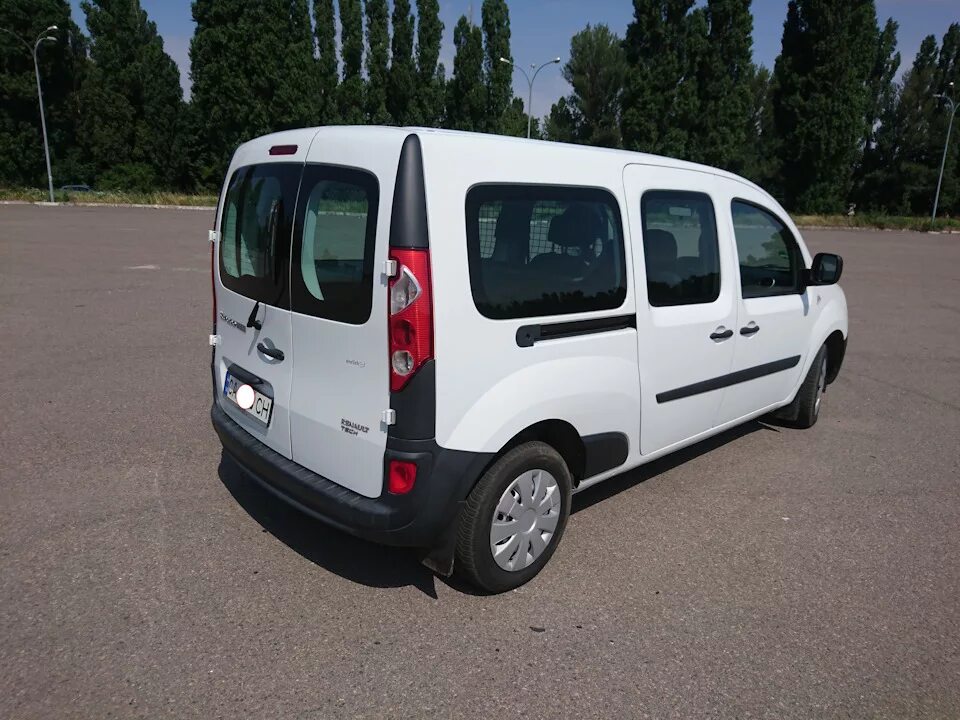 File:2012 Renault Kangoo Z.E. front II.JPG - Wikipedia