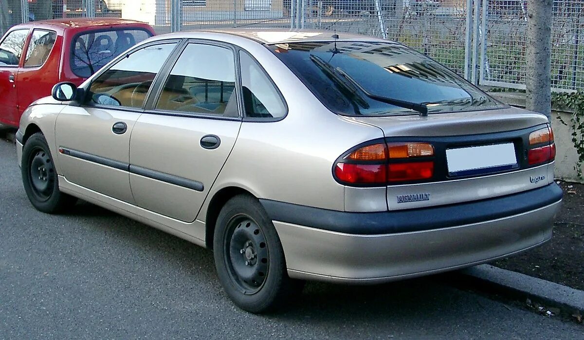 Рено лагуна 1 фото File:Renault Laguna I rear 20080215.jpg - Wikipedia