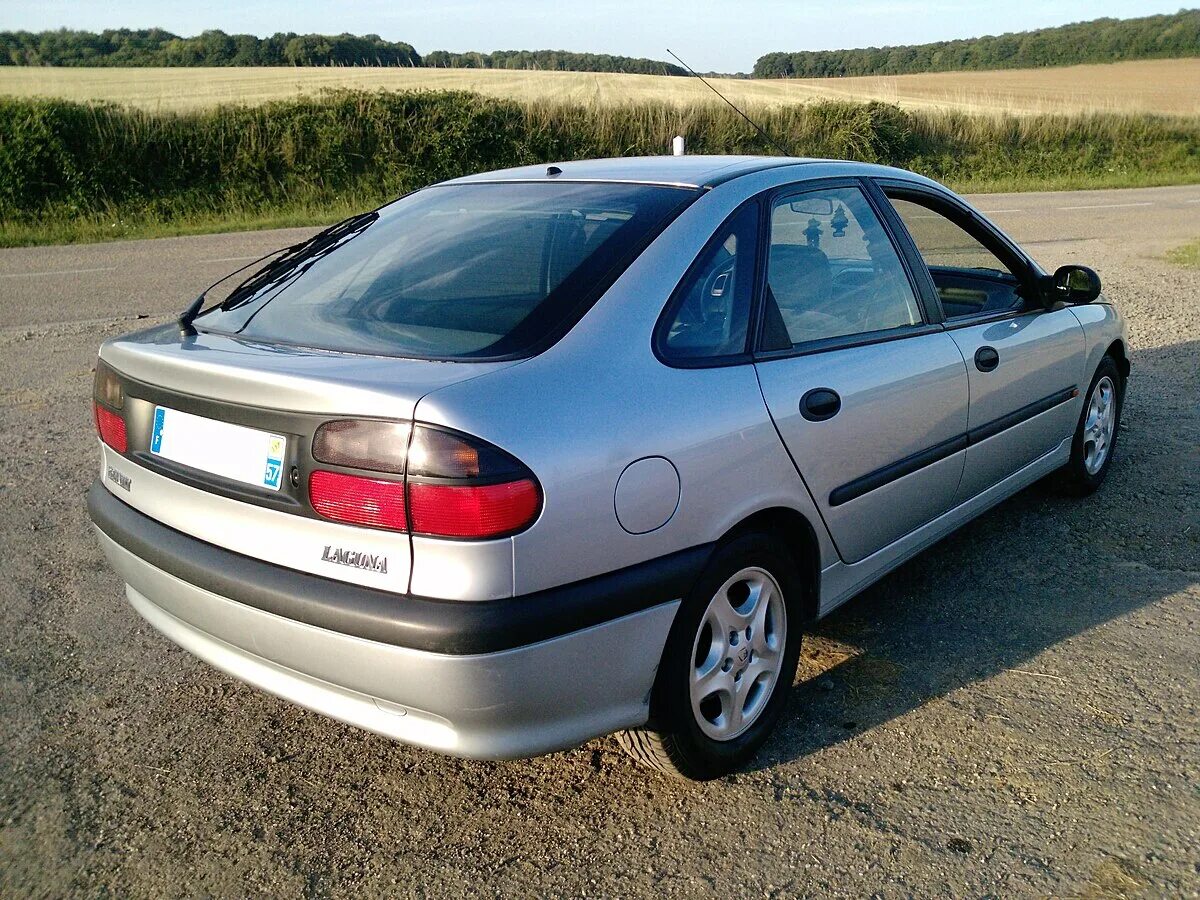 Рено лагуна 1 фото File:Renault Laguna I phase 1 arrière.jpg - Wikipedia