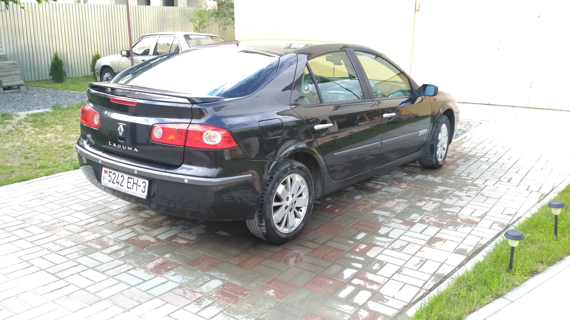 Рено лагуна 2 хэтчбек фото Renault Laguna II 1.9 дизельный 2005 Черный хетчбэк на DRIVE2