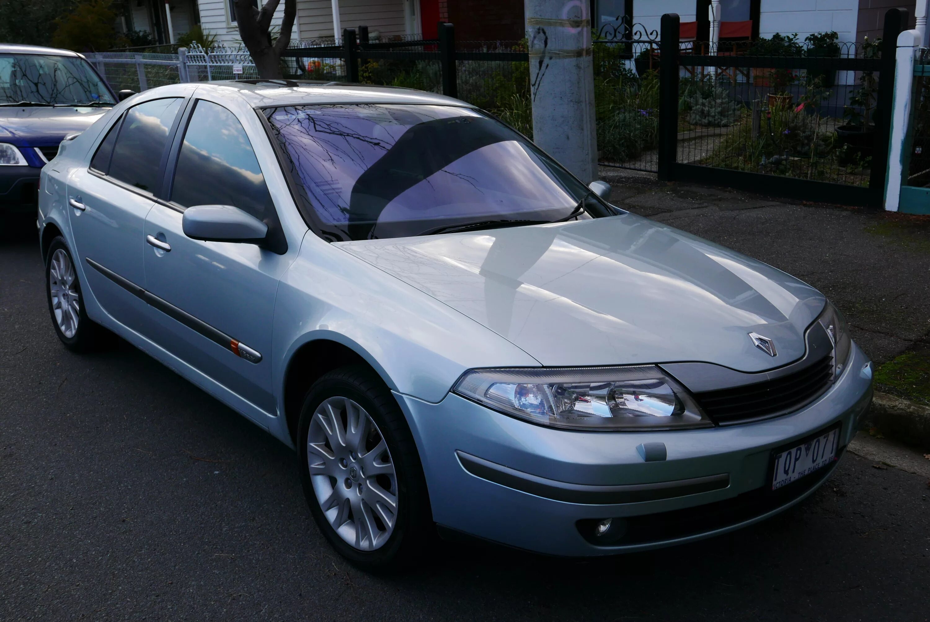 Рено лагуна 2 хэтчбек фото File:2005 Renault Laguna (X74) Privilege LX hatchback (2015-06-03) 01.jpg - Wiki