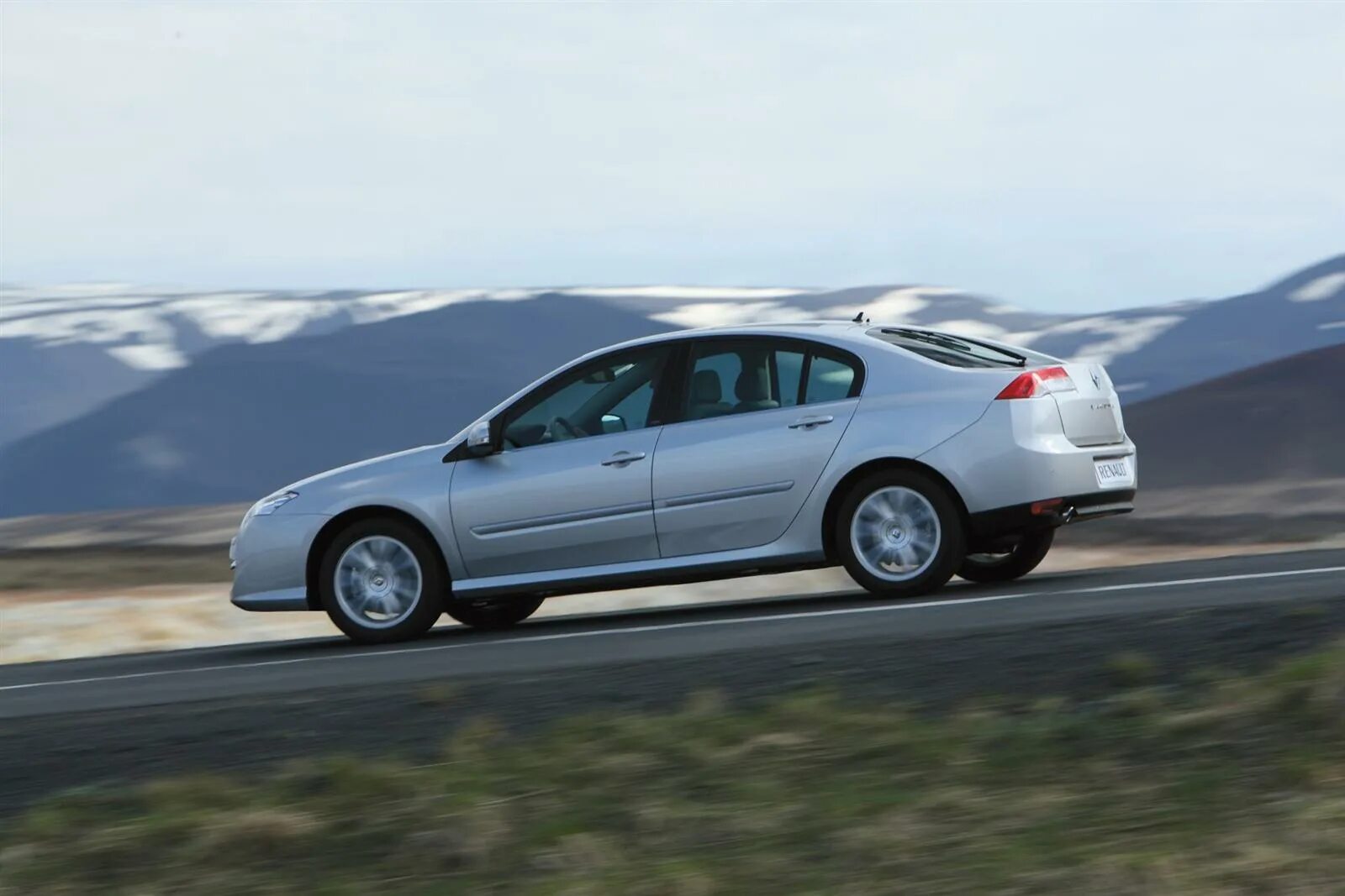 Рено лагуна седан фото 2009 Renault Laguna Image. Photo 35 of 53