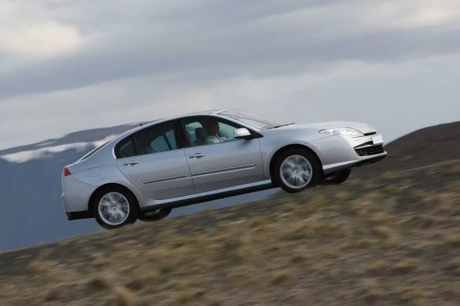 Рено лагуна седан фото Renault Laguna III 2007 года выпуска. Фото 73. VERcity