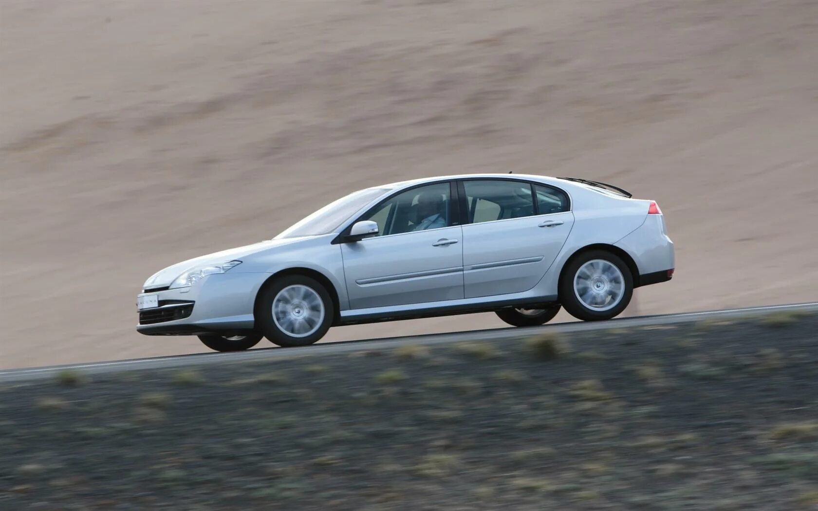 Рено лагуна седан фото 2009 Renault Laguna Image. Photo 31 of 53