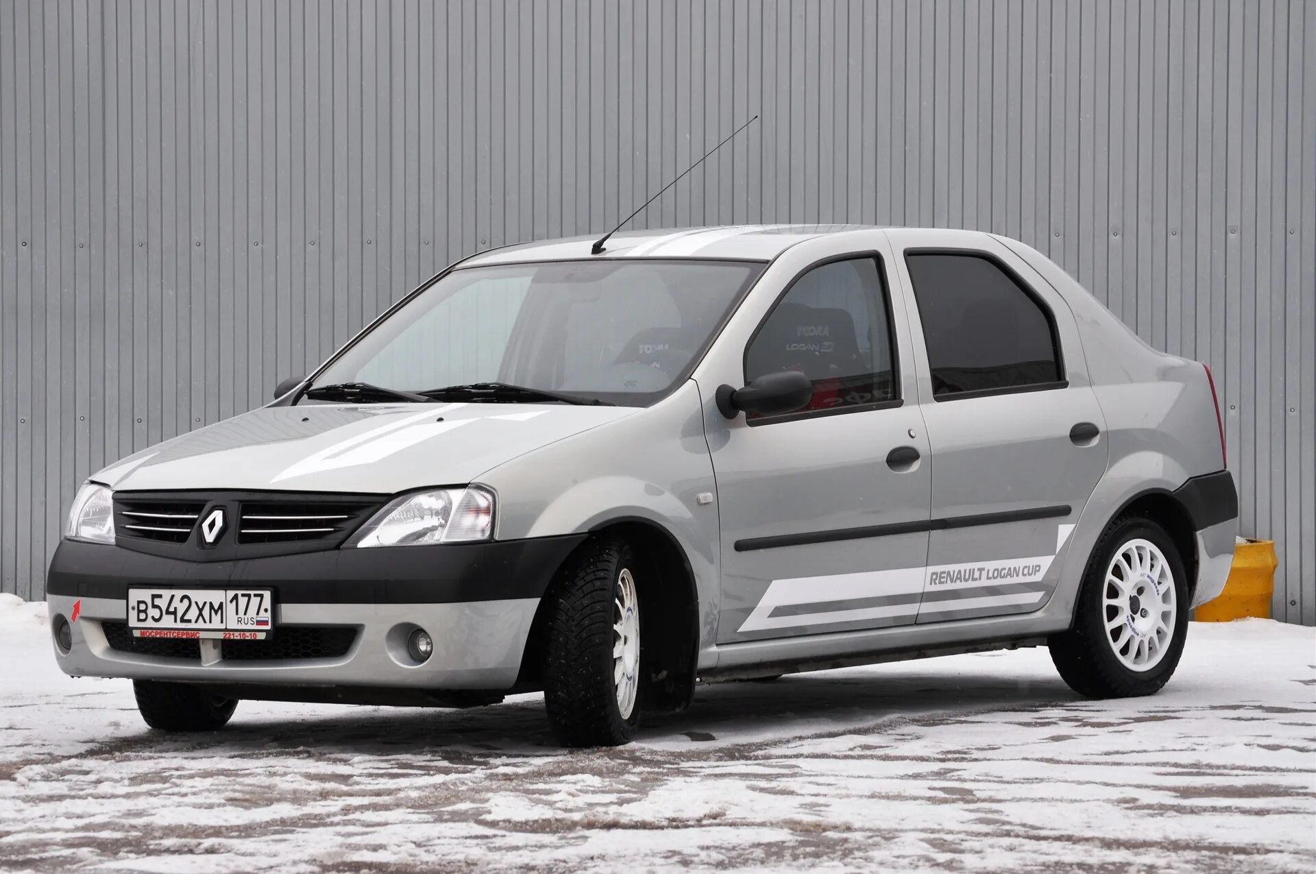 Рено логан 1 фото Новые фотки 2 - Renault Logan (1G), 1,6 л, 2007 года фотография DRIVE2