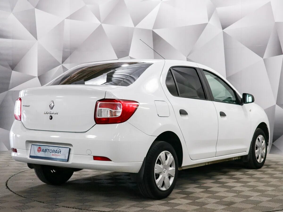 Рено логан 2 белый фото Купить б/у Renault Logan II 1.6 MT (82 л.с.) бензин механика в Ульяновске: белый