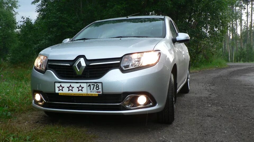 Рено логан 2 фото спереди Renault Logan (2G) 1.6 бензиновый 2014 второй на DRIVE2