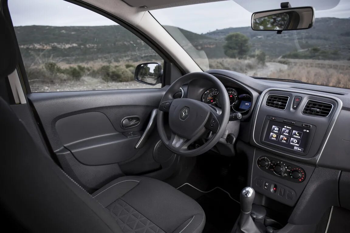 Рено логан 2 салон внутри фото Renault Sandero Stepway: Пострел