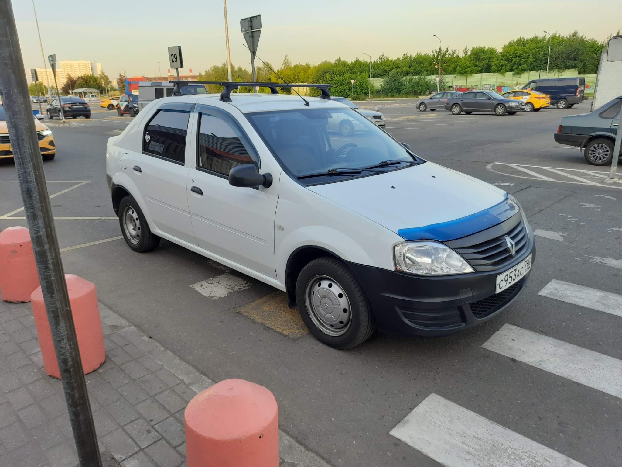 Рено логан 2012 год фото Продажа легкового автомобиля, Renault Logan, Москва