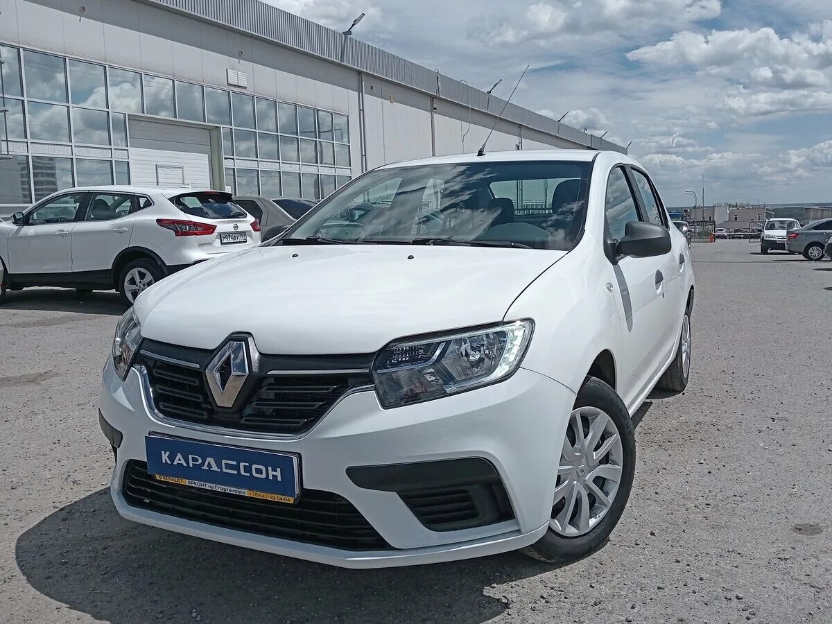 Купить б/у Renault Logan II Рестайлинг Stepway 1.6 MT (113 л.с.) бензин механика