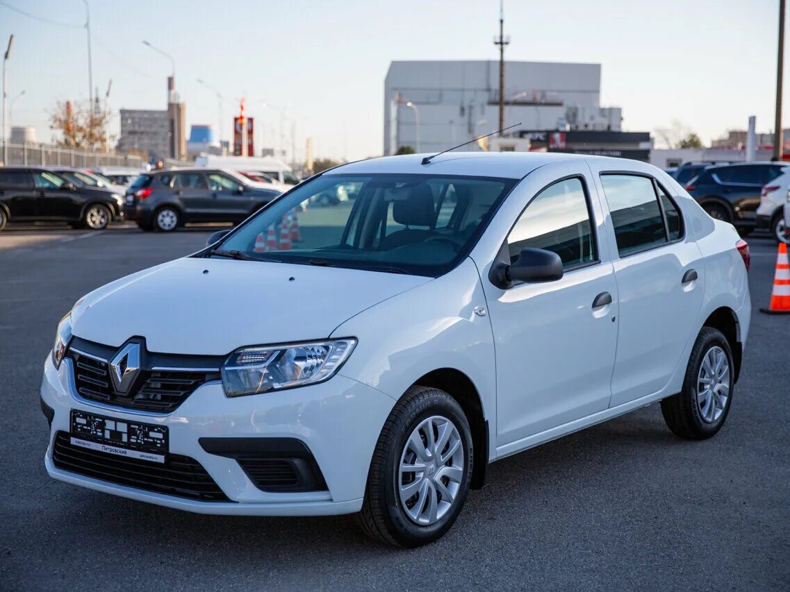 Рено логан 2021 фото Купить новый Renault Logan II Рестайлинг 1.6 MT (82 л.с.) бензин механика в Моск