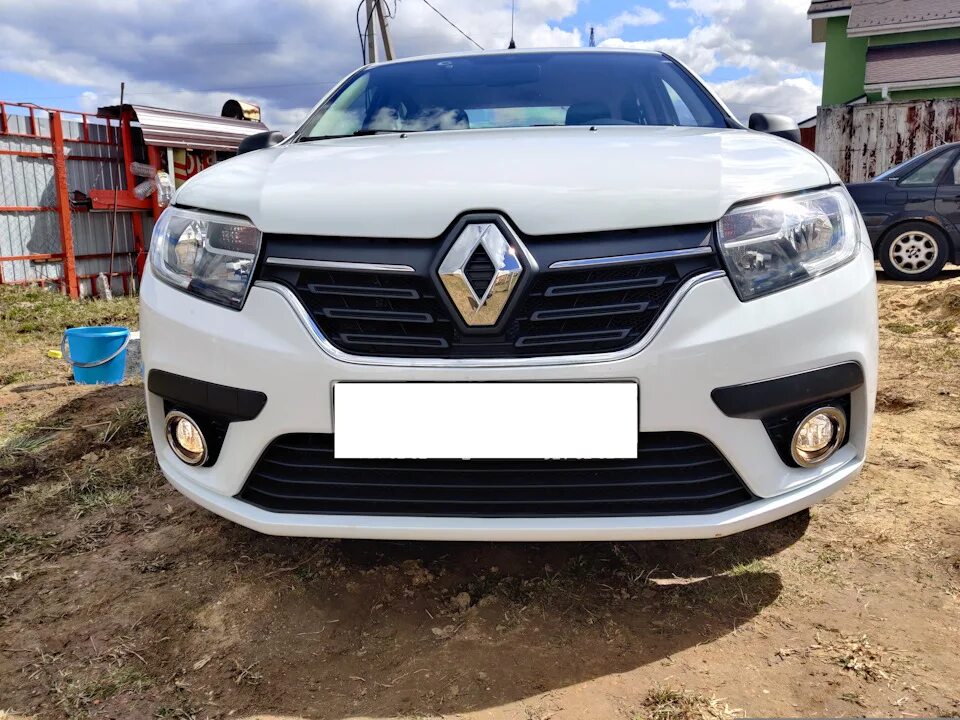 Рено логан 2021 год фото с противотуманками ПТФ подключение, защита порогов. - Renault Logan (2G), 1,6 л, 2019 года своими р