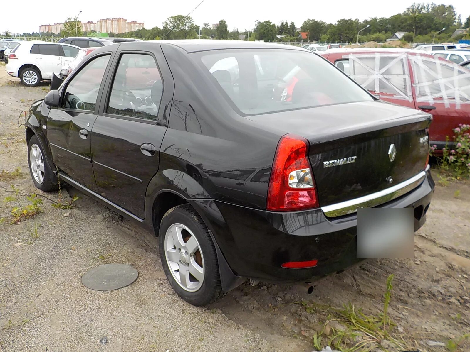 Рено логан бу фото Купить битый Renault Logan 1.6 РКПП 2010 года выпуска за 130000 руб.