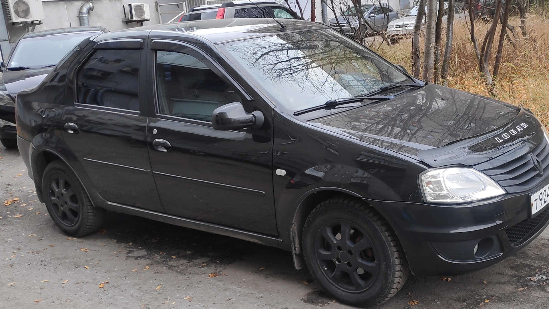 Рено логан черный фото Renault Logan (1G) 1.6 бензиновый 2010 Черная жемчужина на DRIVE2