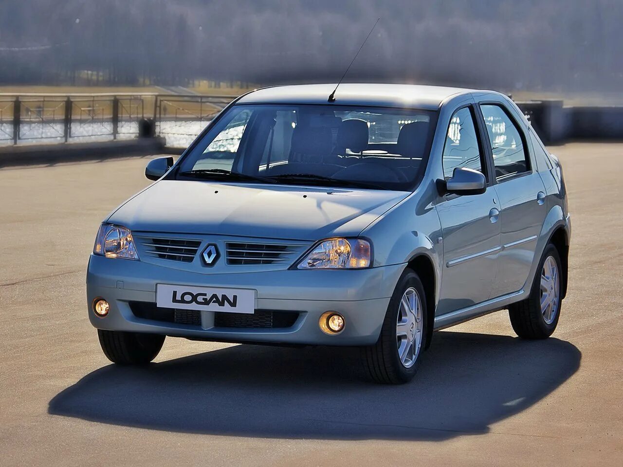 Рено логан как выглядит машина фото Каталог товаров Renault Logan I 2004 - 2009 Седан: купить в Ижевске