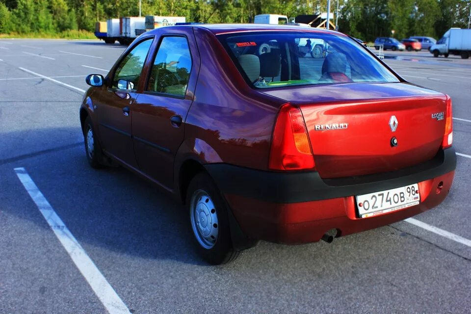 Рено логан красная фото Небольшая фотосессия малышки - Renault Logan (1G), 1,6 л, 2009 года фотография D