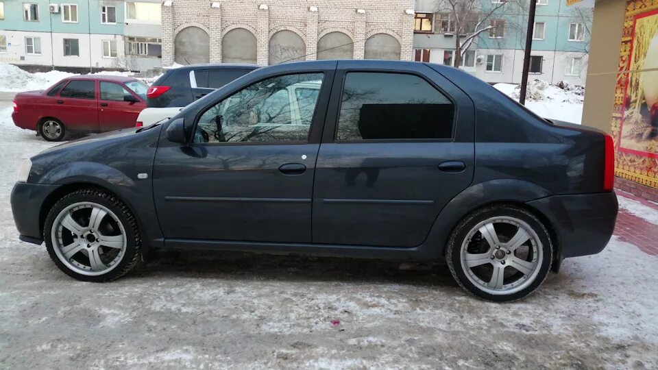 Рено логан на 17 дисках фото Renault Logan (1G) 1.6 бензиновый 2007 Кирпич на 18шках на DRIVE2