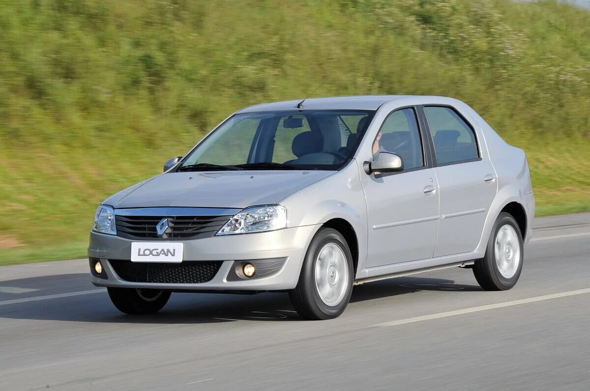 Рено логан поколения фото Пять причин купить Renault Logan первого поколения Автомобиль года в России Дзен