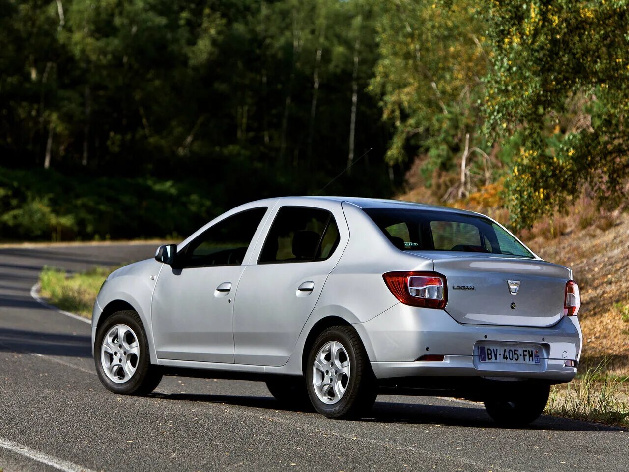 Рено логан седан фото Dacia Logan 2 поколение, седан - технические характеристики, модельный ряд, комп