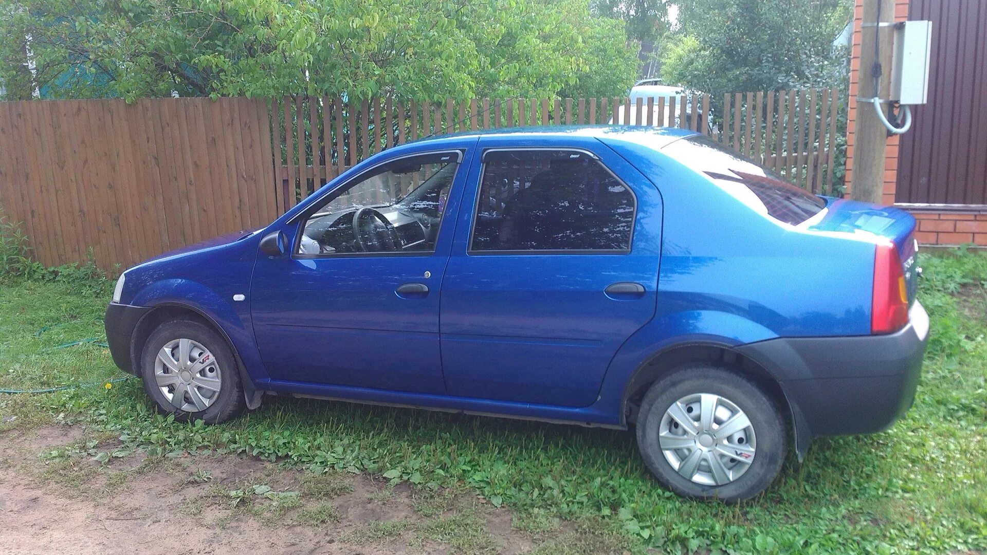 Рено логан синий фото Renault Logan (1G) 1.4 бензиновый 2007 Синий муравей)) на DRIVE2