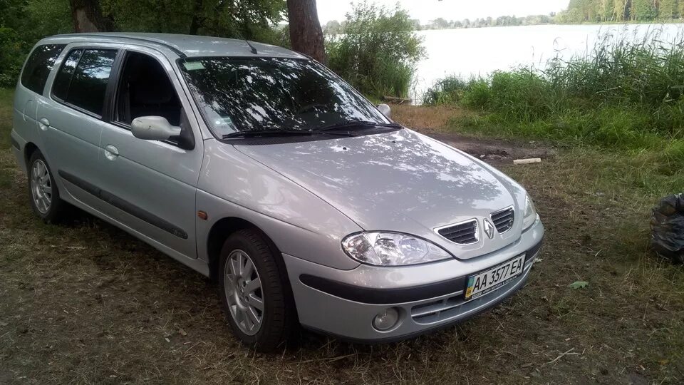 Рено меган 1 универсал фото Renault Megane I 1.6 бензиновый 2004 серый металик 1,6л 16V на DRIVE2