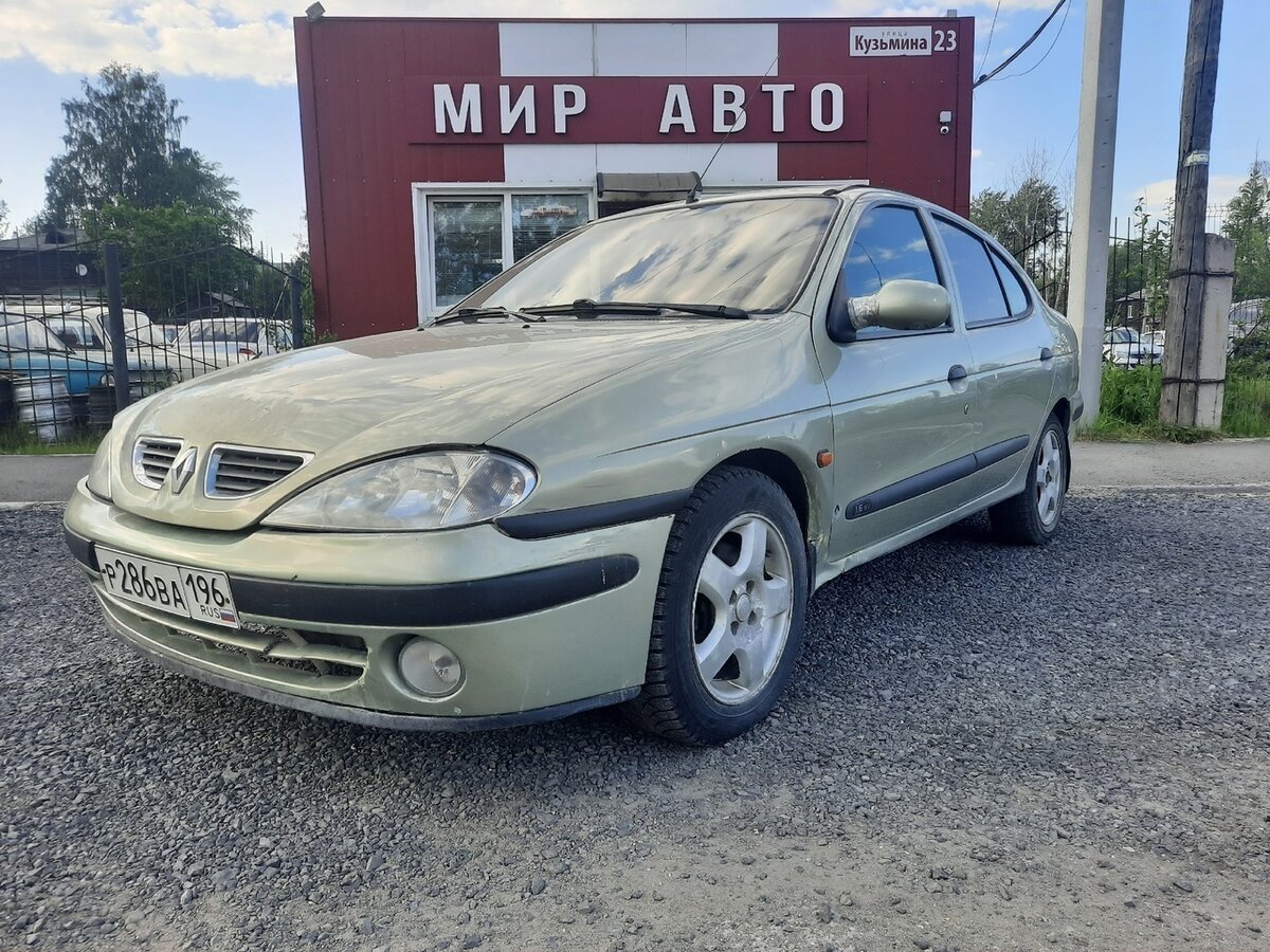 Купить б/у Renault Megane I Рестайлинг 1.4 MT (95 л.с.) бензин механика в Буграх