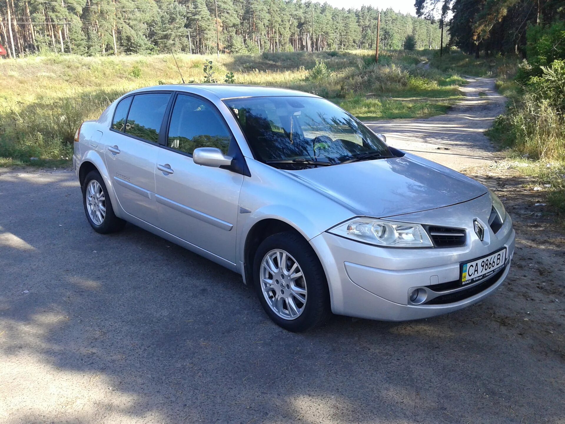 Рено меган 2008 года фото Перекрас брызговыков в серебро - Renault Megane II, 1,6 л, 2008 года тюнинг DRIV