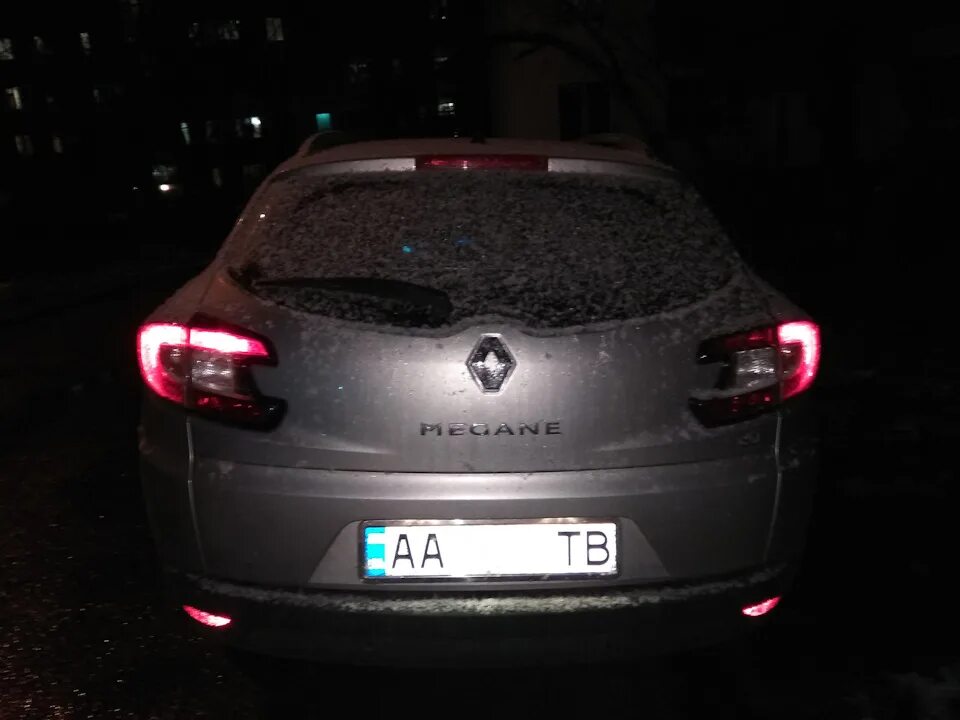 Рено меган 3 как заменить лампочки Замена ламп габаритов - Renault Megane III, 1,5 л, 2013 года своими руками DRIVE