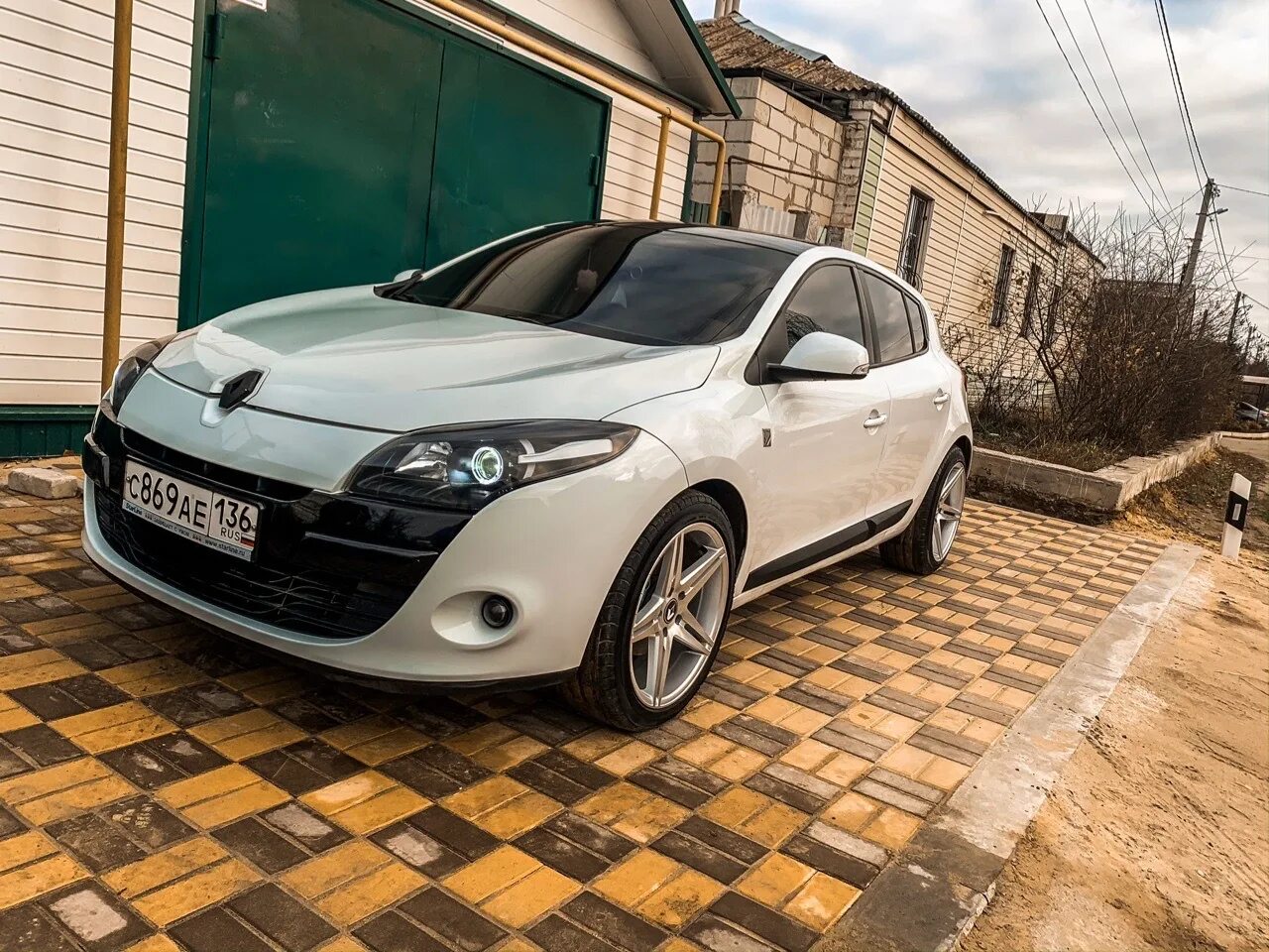 Рено меган 3 тюнинг фото И наступил тот день. - Renault Megane III, 1,5 л, 2009 года просто так DRIVE2