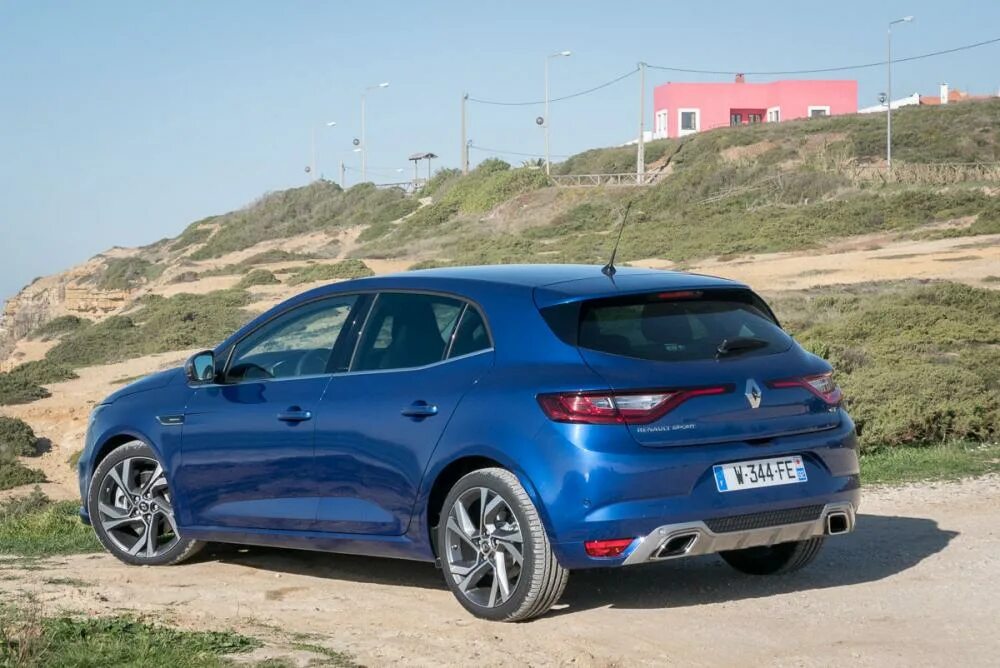 Рено меган 4 хэтчбек фото Album photo - Essai Renault Mégane 4 : toutes les photos - Autonews