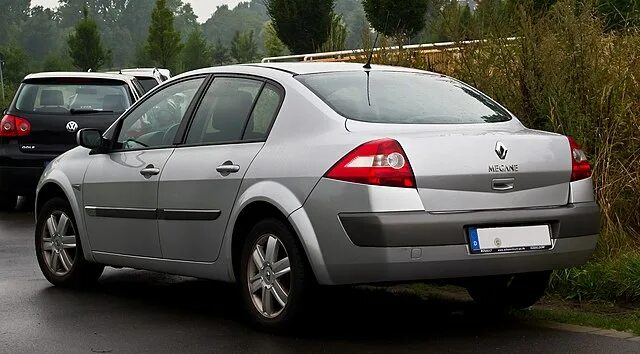 Рено меган фото купить File:Renault Mégane Stufenheck 1.6 16V (II) - Heckansicht, 25. August 2013, Düss