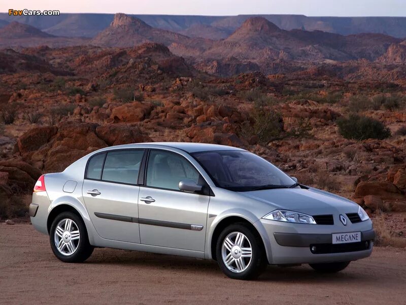 Рено меган фото седан Pictures of Renault Megane Classic ZA-spec 2003–06 (800x600)