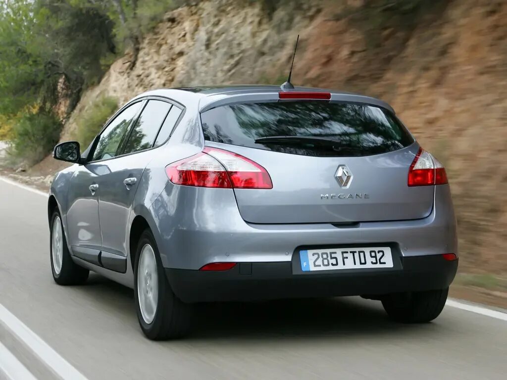 Рено меган фото сзади Renault Megane 2008, 2009, 2010, 2011, 2012, хэтчбек 5 дв., 3 поколение техничес