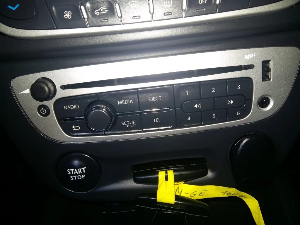 Рено меган как подключить блютуз Radio CD MP3 cu USB si Bluetooth , original Renault Megane 3 3 Facelift : 281159