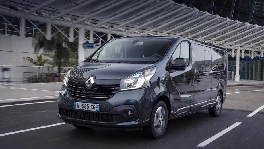 Рено минивэн фото Минивэн Renault Trafic SpaceClass шагнул в бизнес-класс - ДРАЙВ