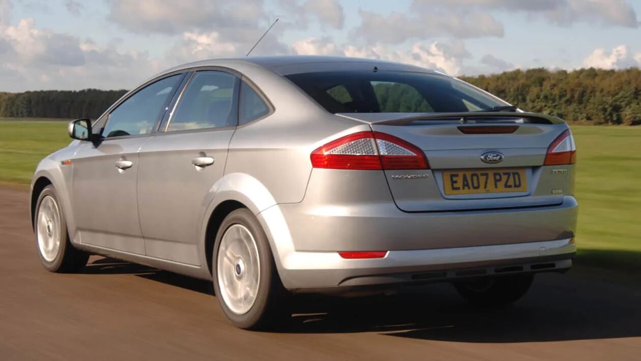 Рено мондео фото Ford Mondeo 2.0 TDCi Zetec Auto Express