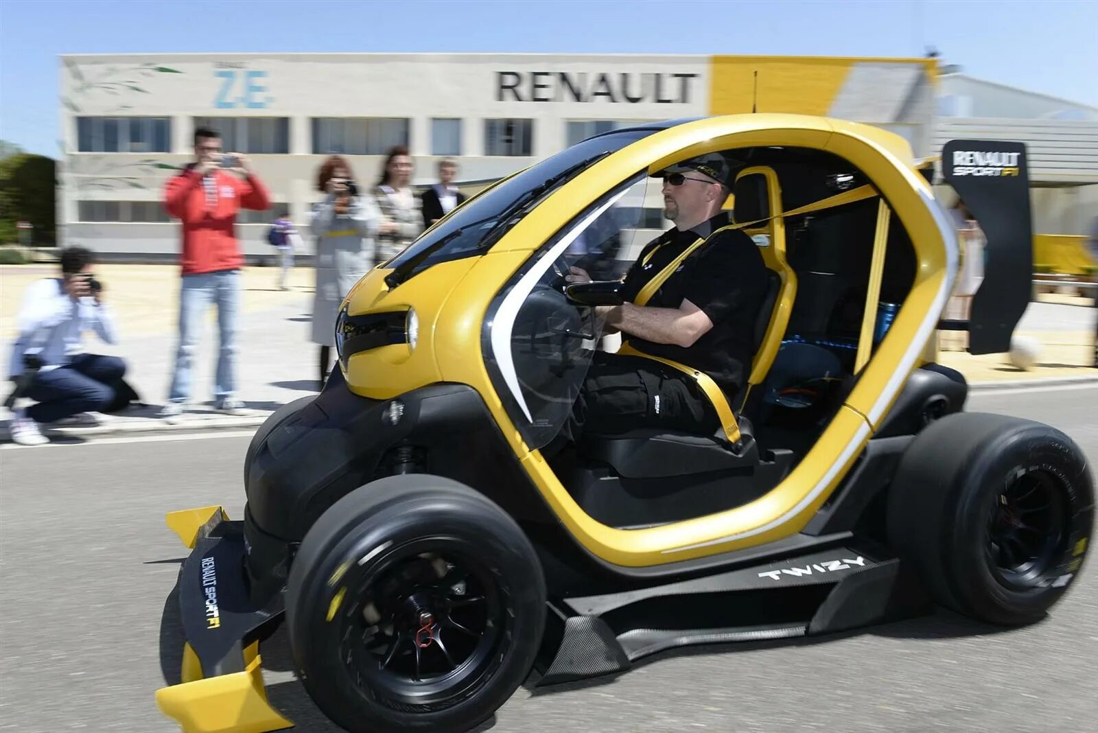 Renault Twizy -н.в., купе - технические характеристики, модельный ряд, комплекта