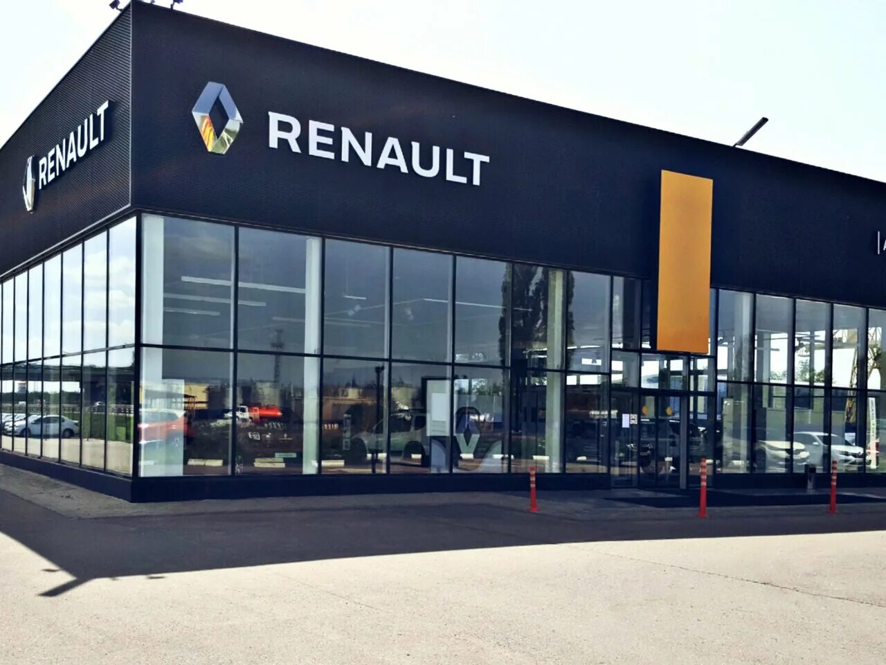 Рено официальный дилер фото Официальный дилер ААА Моторс Renault Воронеж Север в Воронеже - автомобили в нал