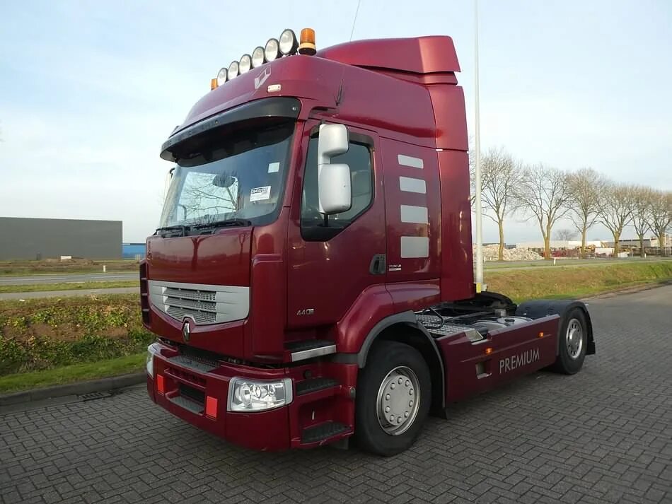 Рено премиум фото RENAULT PREMIUM 440 - Kleyn Trucks