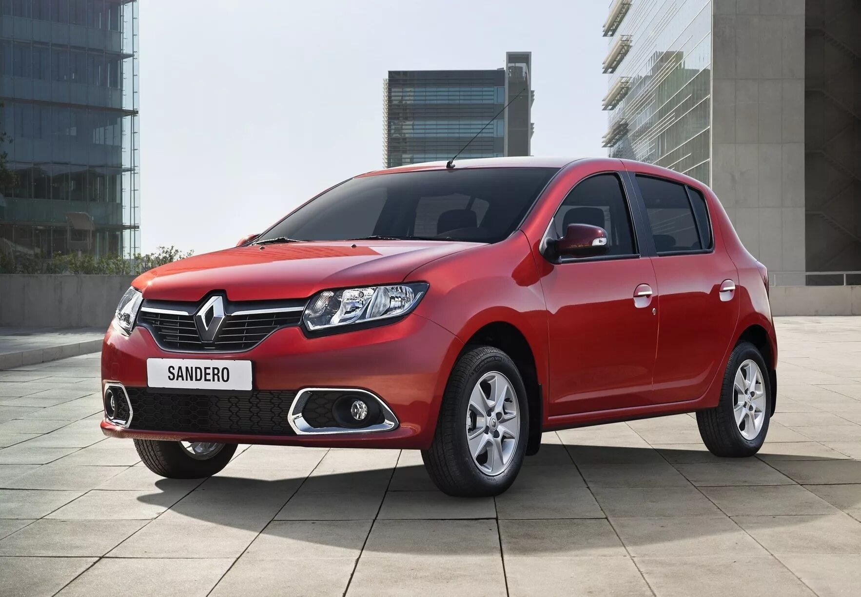 Рено сандеро 2 фото Цены на Renault Logan и Sandero с новым двигателем - КОЛЕСА.ру - автомобильный ж