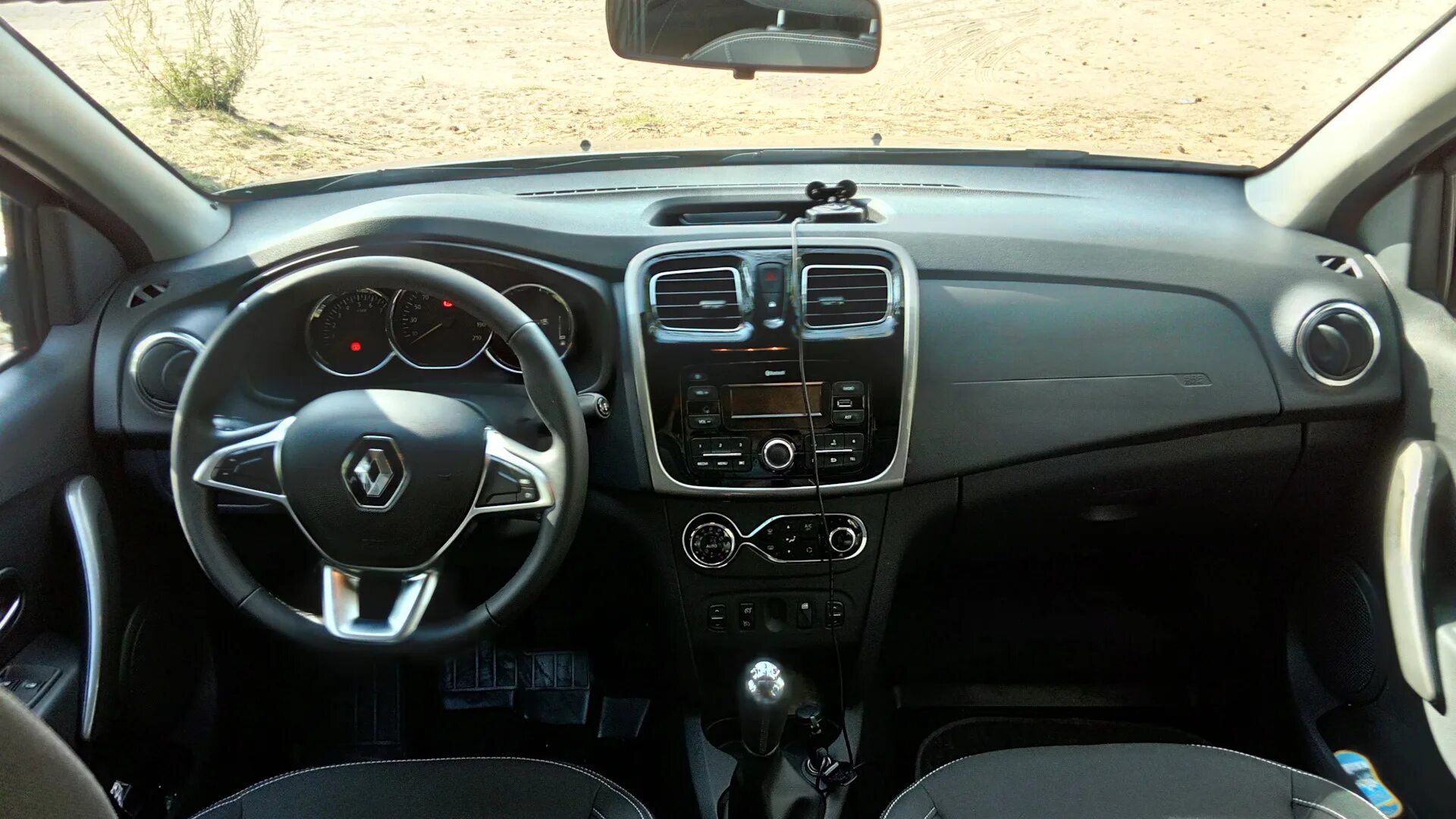 Рено сандеро 2 фото салона Немного салона)) - Renault Sandero 2G, 1,6 л, 2019 года фотография DRIVE2