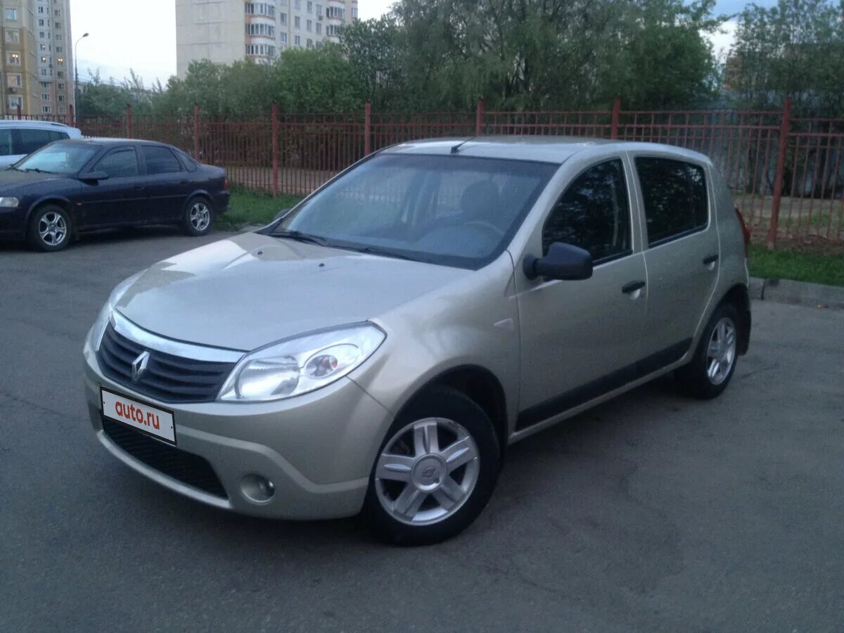 Рено сандеро 2010 фото Купить б/у Renault Sandero I 1.4 MT (75 л.с.) бензин механика в Москве: бежевый 