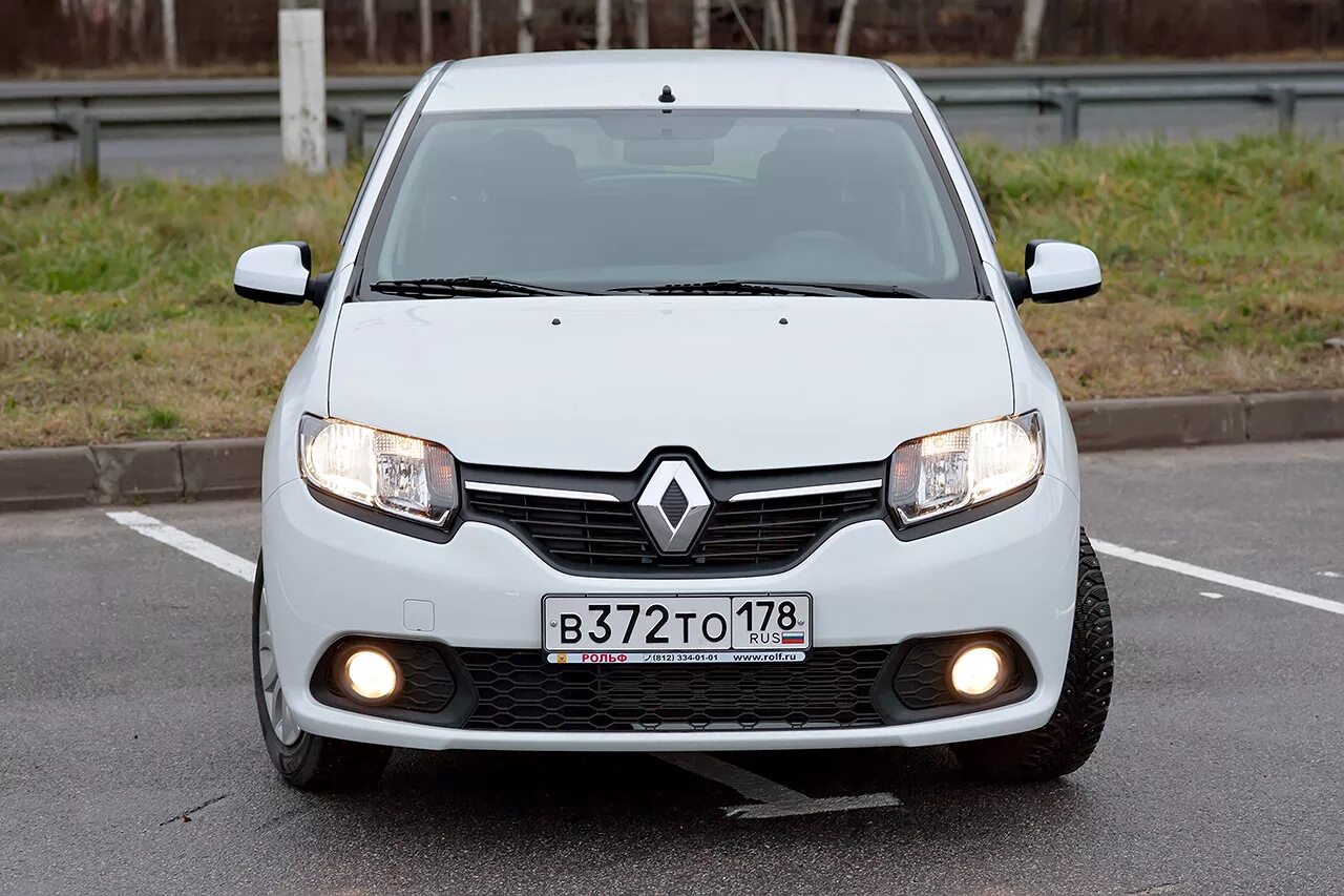 Рено сандеро фото спереди Тест-драйв New Renault Sandero 1.2: оправдана ли замена? - Журнал Движок.