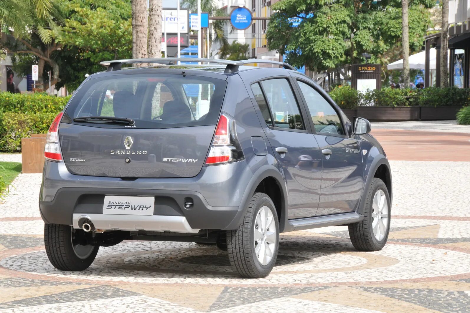 Рено сандеро и дастер фото New Renault Duster for South America Debuts at Buenos Aires Motor Show Carscoops