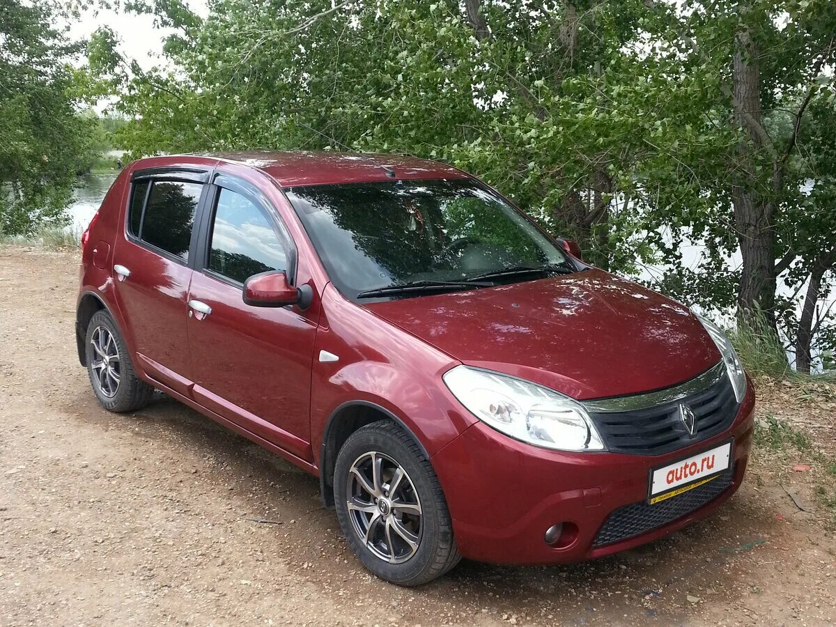 Рено сандеро красный фото Купить б/у Renault Sandero I 1.6 MT (84 л.с.) бензин механика в Новотроицке: кра